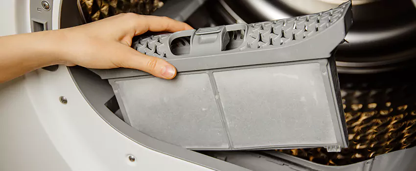 Signs Of A Clogged Dryer Lint Trap in Channelview, Texas